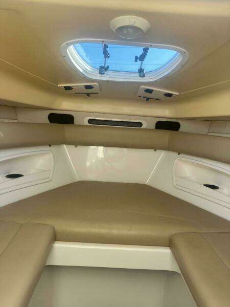 32ft Boston Whaler Yacht For Sale