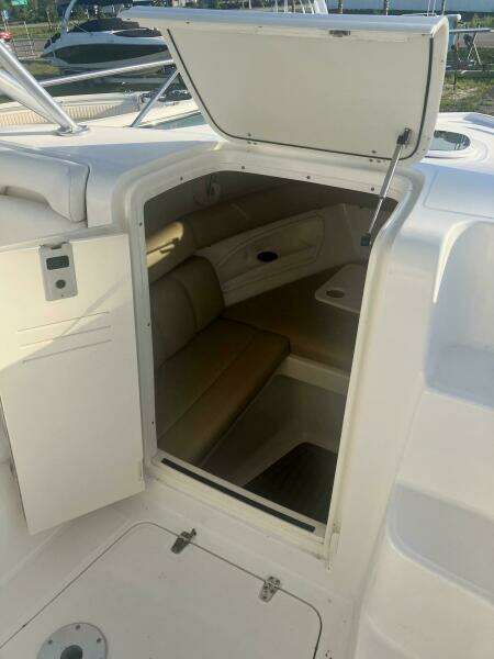32ft Boston Whaler Yacht For Sale