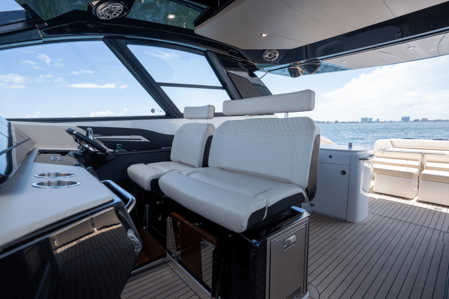 50ft Cruisers Yachts Yacht For Sale