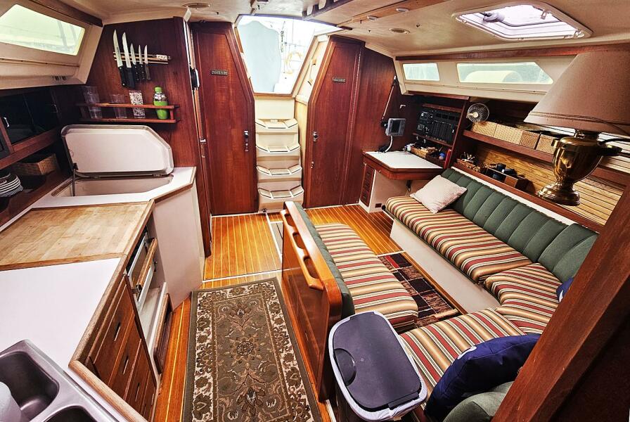 1989 Catalina 42