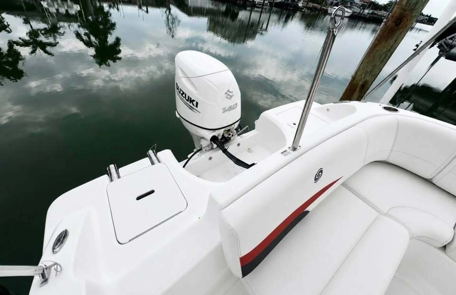 2021 Hurricane SunDeck Sport 188-OB