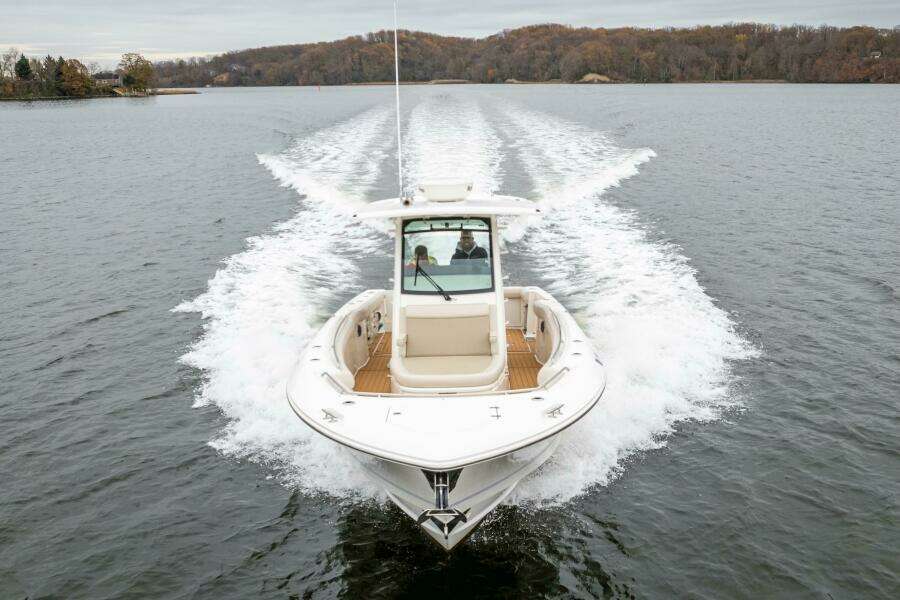 33ft Boston Whaler Yacht For Sale