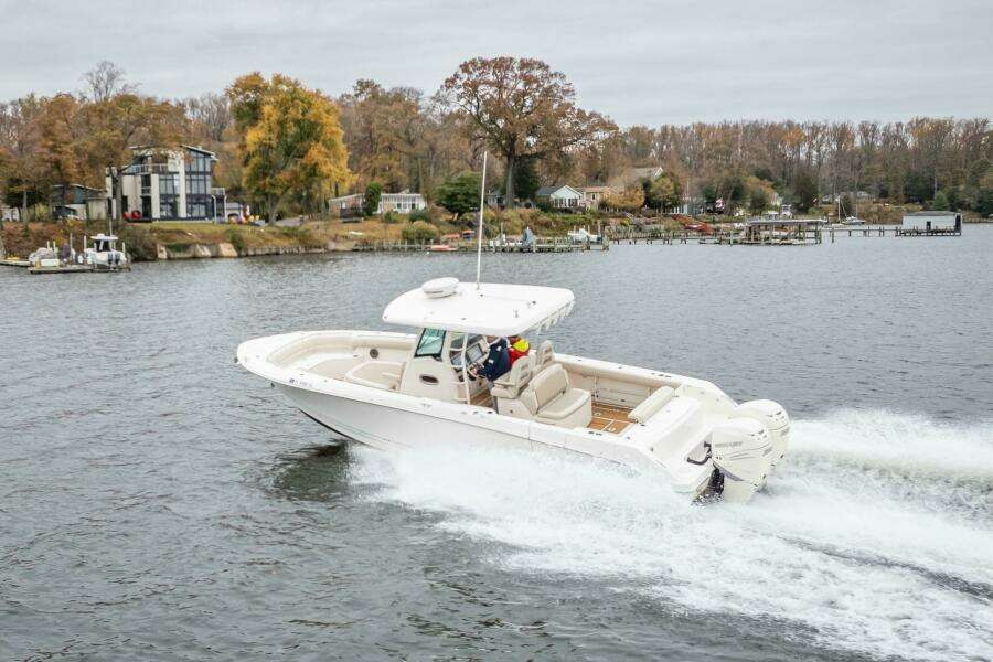 33ft Boston Whaler Yacht For Sale