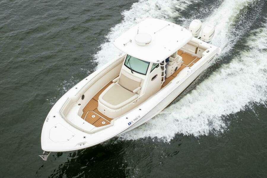 33ft Boston Whaler Yacht For Sale