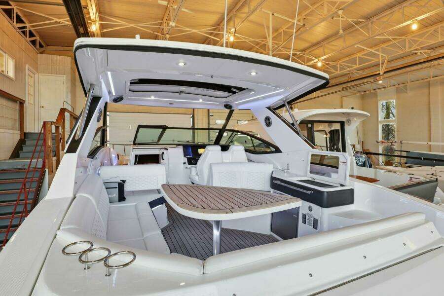 32ft Sea Ray Yacht For Sale