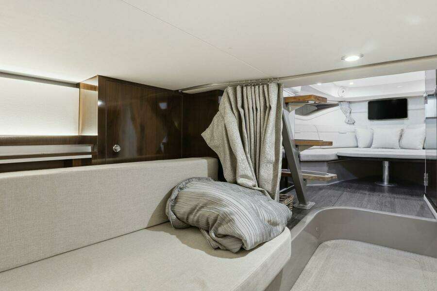 32ft Sea Ray Yacht For Sale