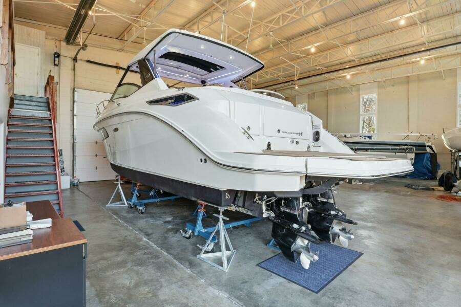 32ft Sea Ray Yacht For Sale