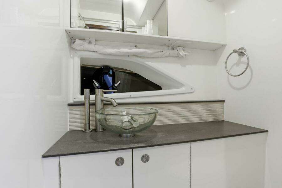 32ft Sea Ray Yacht For Sale