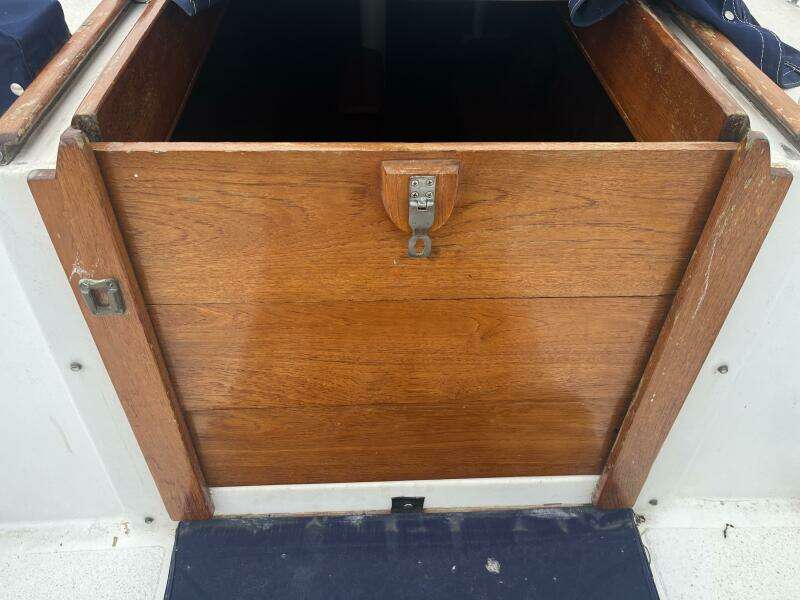 38ft Morgan Yacht For Sale