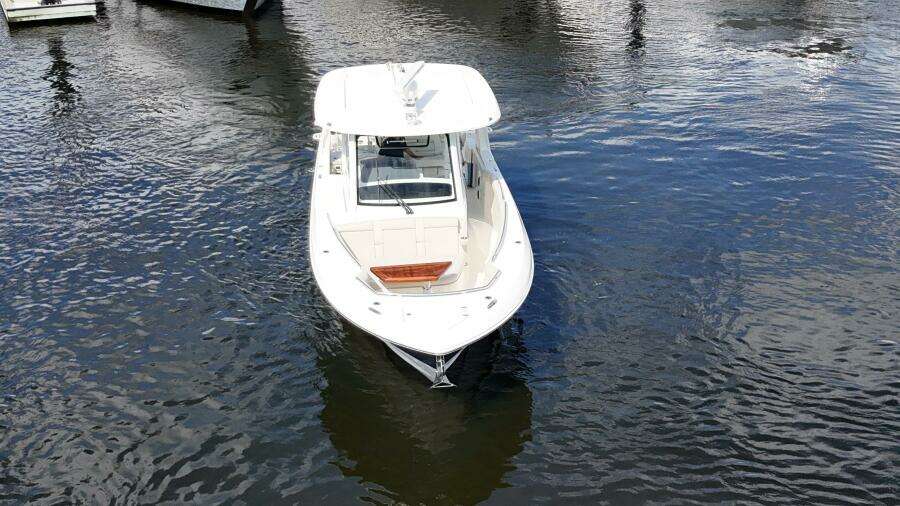 35ft Boston Whaler Yacht For Sale