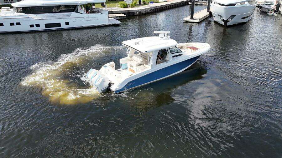 35ft Boston Whaler Yacht For Sale