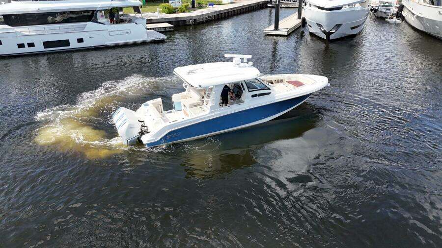 35ft Boston Whaler Yacht For Sale