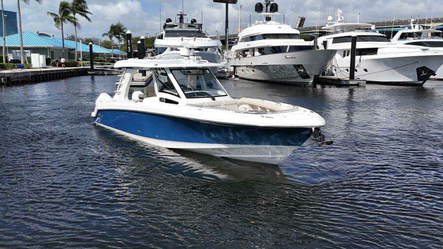 35ft Boston Whaler Yacht For Sale