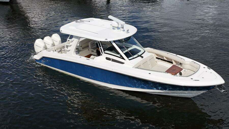 35ft Boston Whaler Yacht For Sale