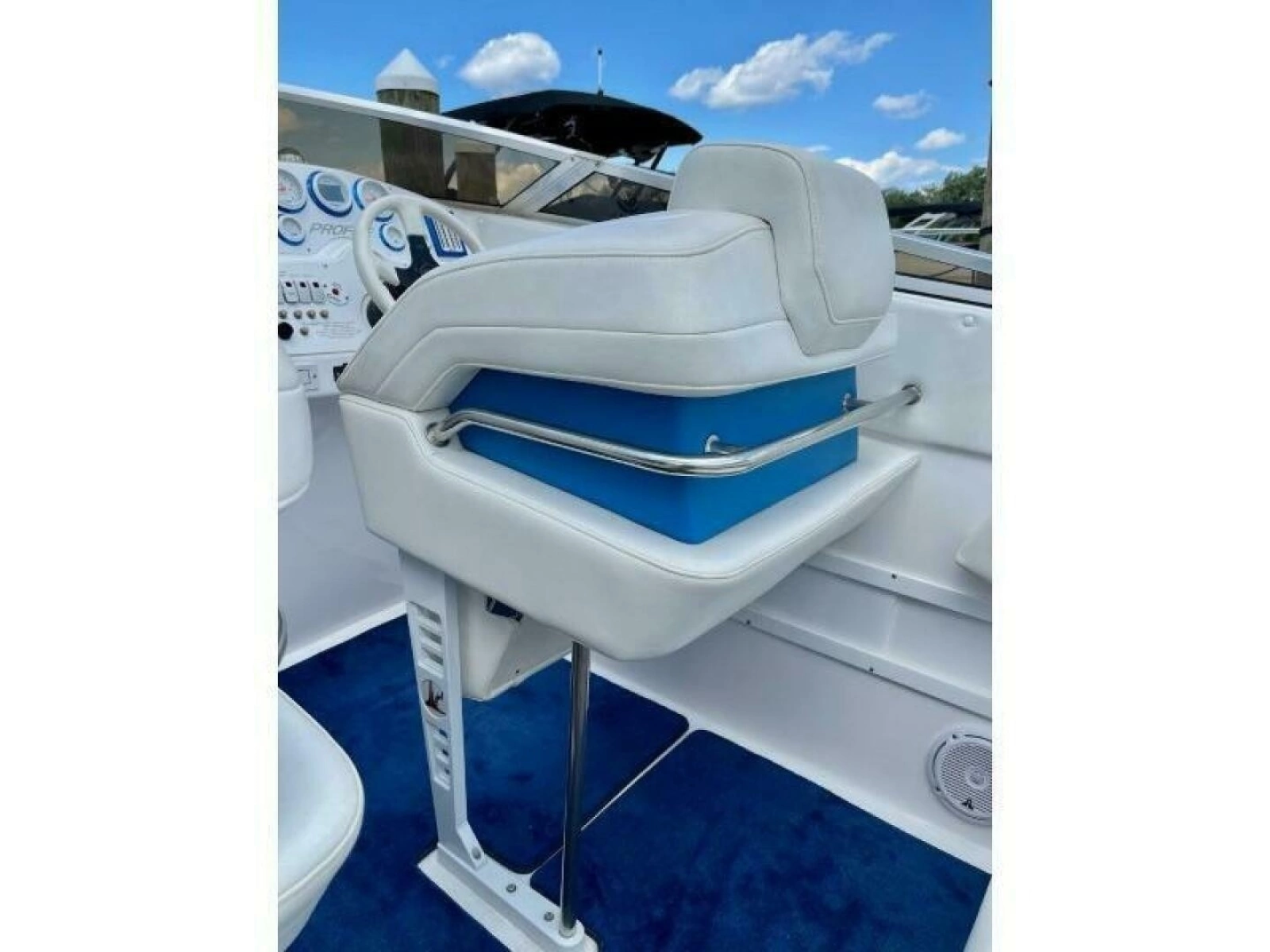 2002 Profile 33 V
