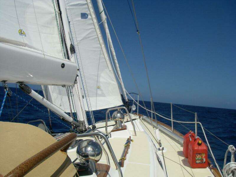 2008-tartan-4300-sail-9634667-20241216080117444-1_XLARGE.jpg