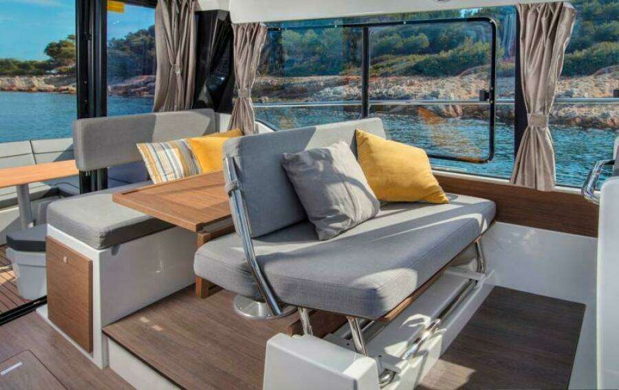 29ft Jeanneau Yacht For Sale