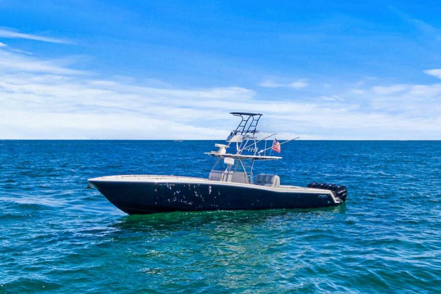 Photo of 2013 Invincible 42'