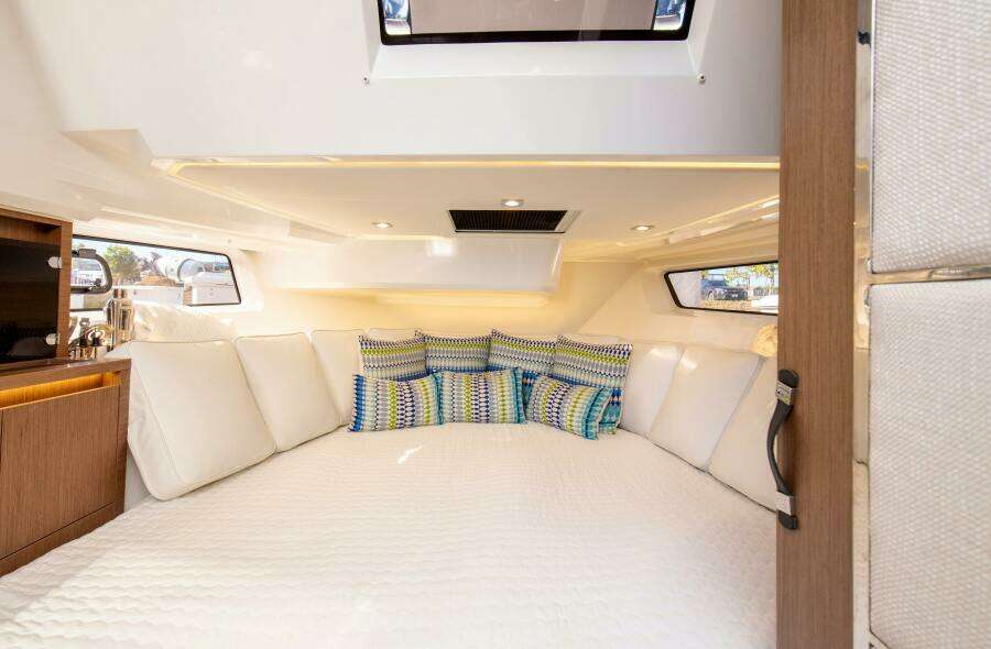 NAUTI BRIGI GULL 39ft Jeanneau Yacht For Sale