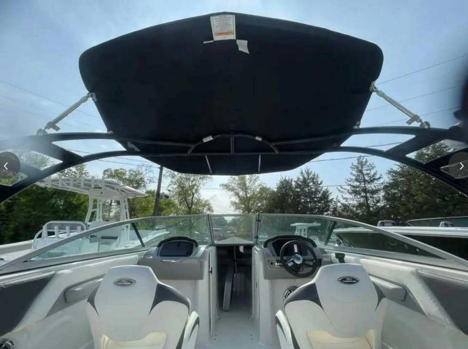 2022 Chaparral 23 SURF