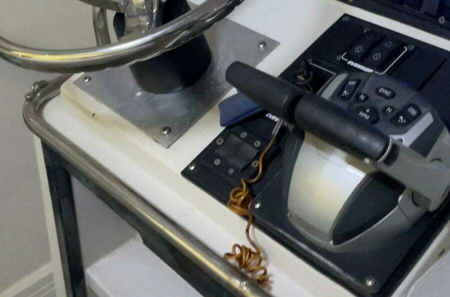 30ft Wellcraft Yacht For Sale