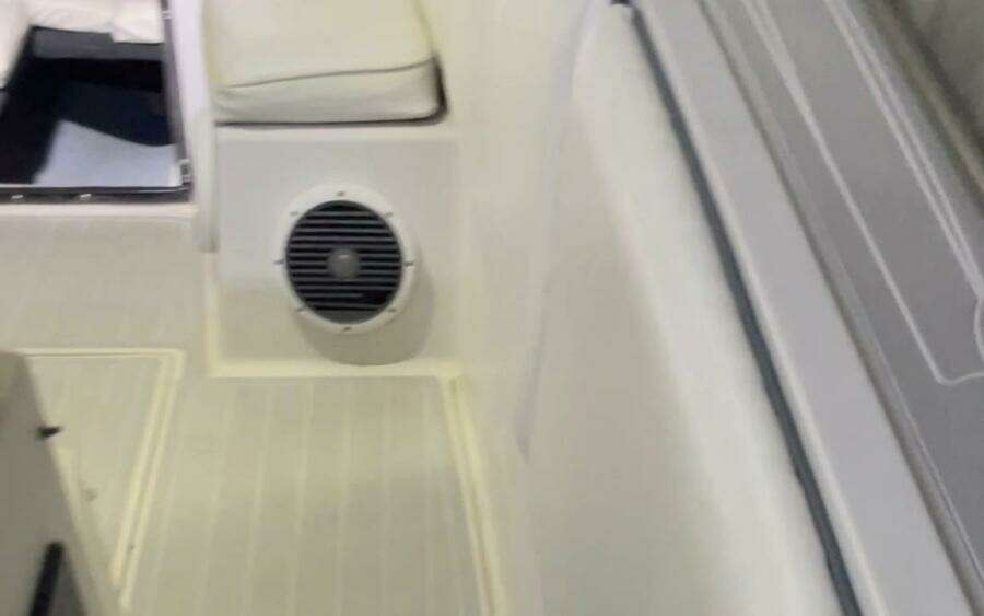 30ft Wellcraft Yacht For Sale