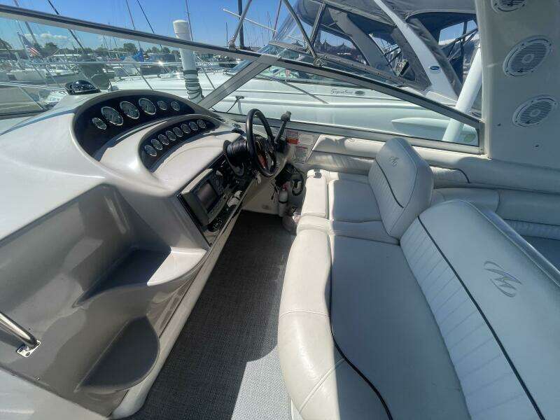 32ft Monterey Yacht For Sale