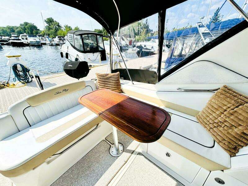 A DAY AWAY 31ft Sea Ray Yacht For Sale