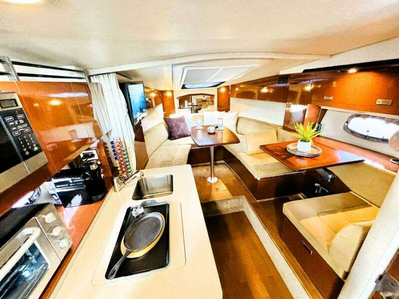A DAY AWAY 31ft Sea Ray Yacht For Sale