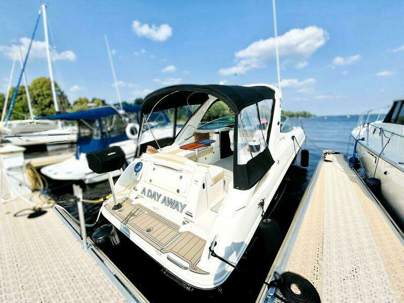 A DAY AWAY 31ft Sea Ray Yacht For Sale