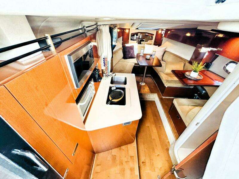 A DAY AWAY 31ft Sea Ray Yacht For Sale