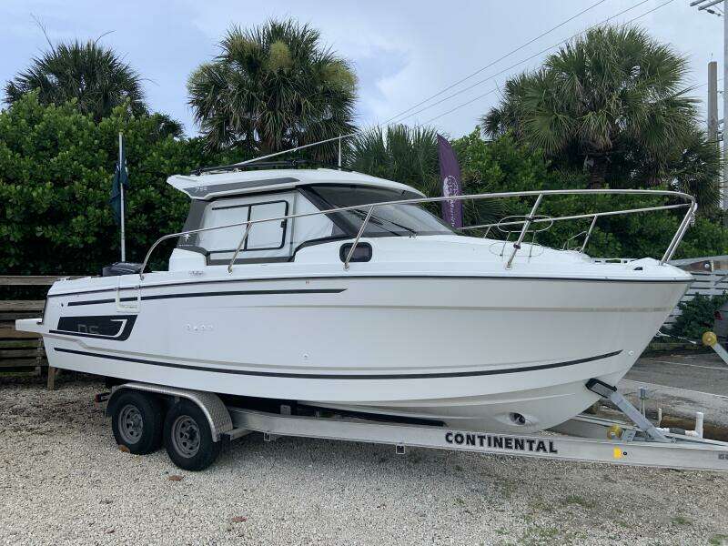 26ft Jeanneau Yacht For Sale