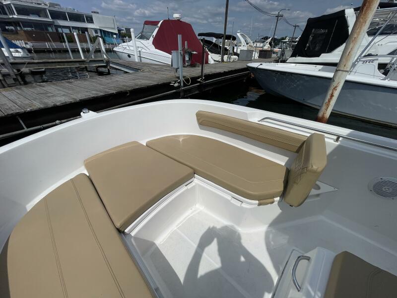 2023 Bayliner Trophy T22CC