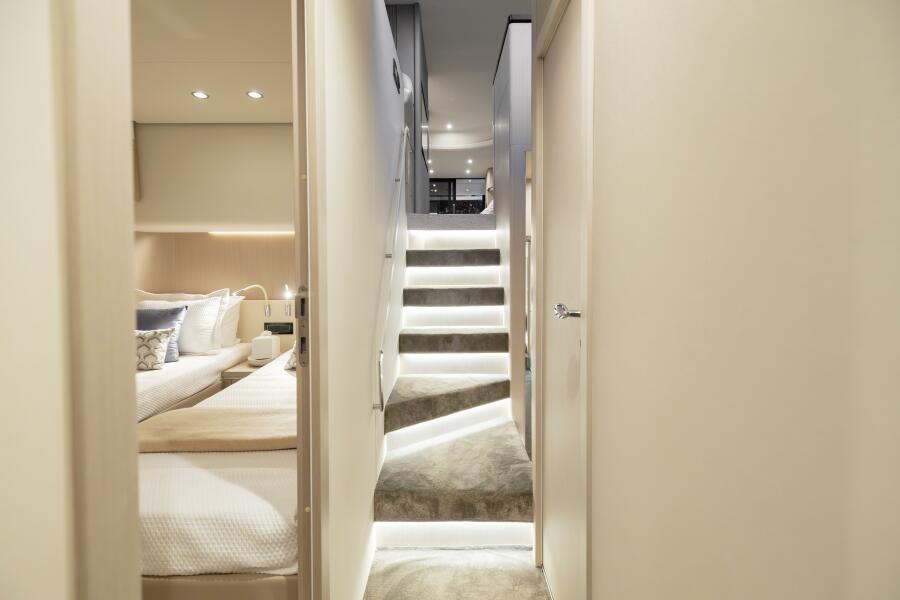 2023 Azimut 680 FLY