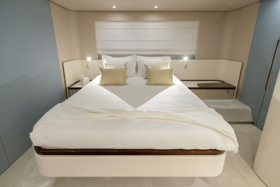 2023 Azimut 680 FLY