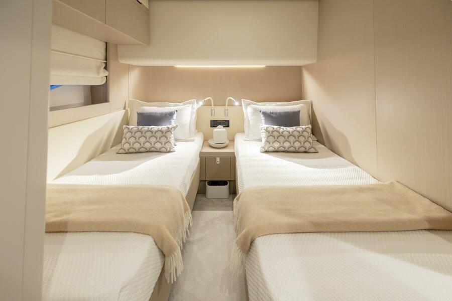 2023 Azimut 680 FLY
