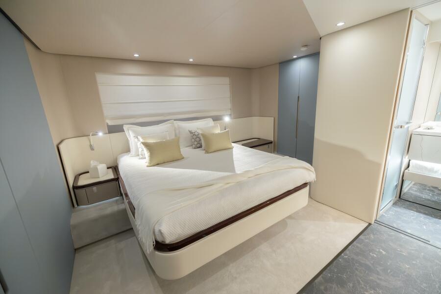 2023 Azimut 680 FLY