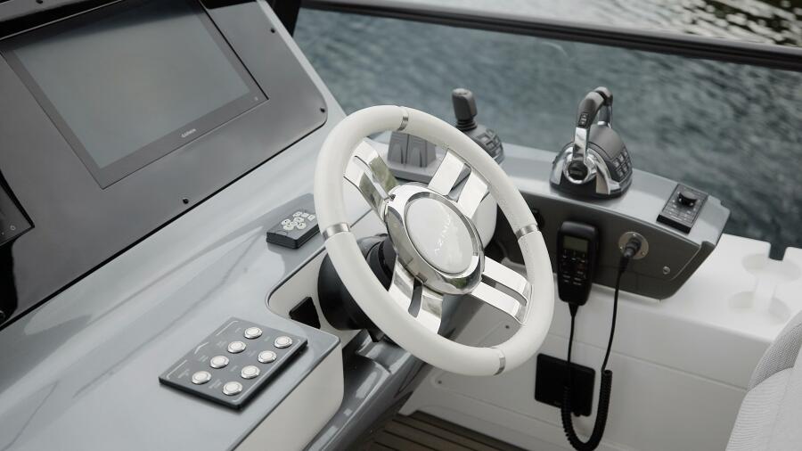 2023 Azimut 680 FLY