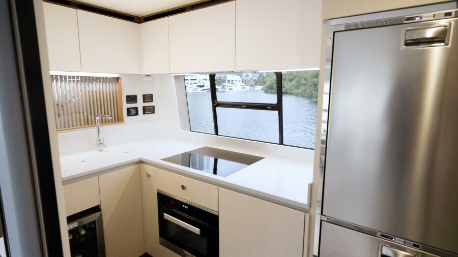 2023 Azimut 680 FLY