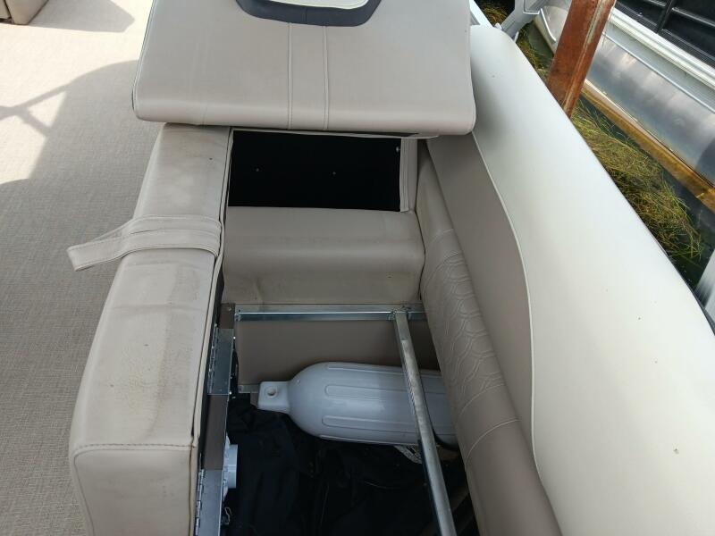 2023 Tahoe Pontoon LTZ 2385 Entertainer