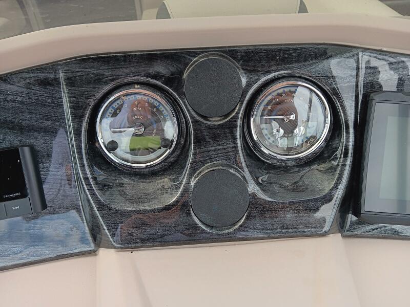 2023 Tahoe Pontoon LTZ 2385 Entertainer