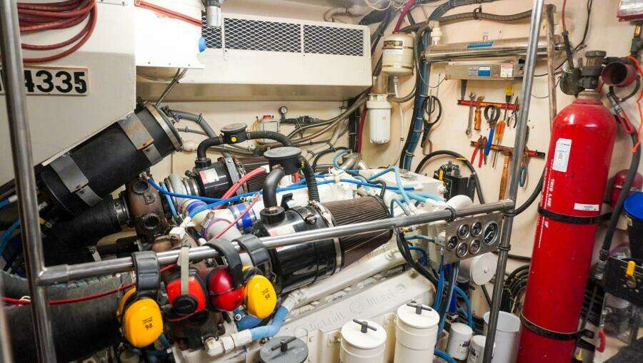SUNSET GRILLE 62ft Hatteras Yacht For Sale