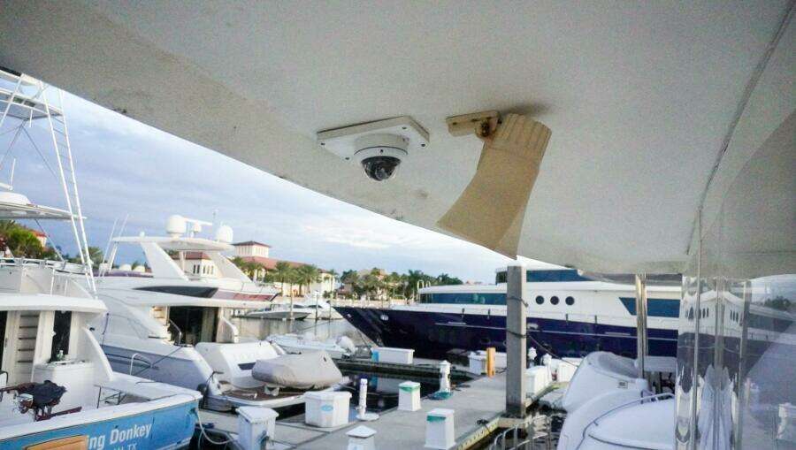 SUNSET GRILLE 62ft Hatteras Yacht For Sale