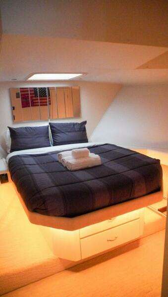 SUNSET GRILLE 62ft Hatteras Yacht For Sale