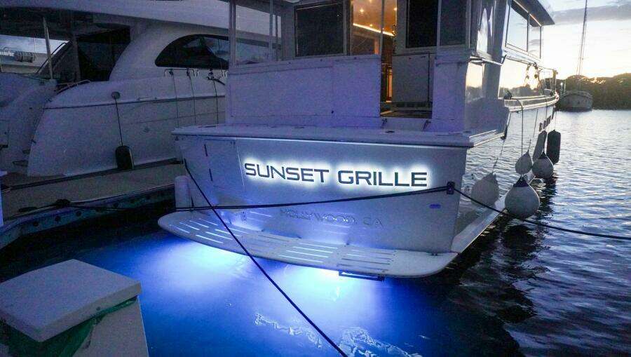 SUNSET GRILLE 62ft Hatteras Yacht For Sale