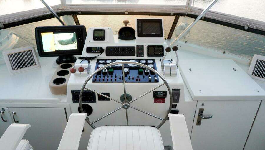 SUNSET GRILLE 62ft Hatteras Yacht For Sale