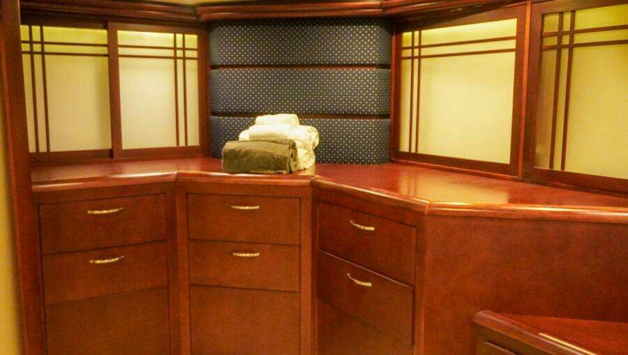 SUNSET GRILLE 62ft Hatteras Yacht For Sale