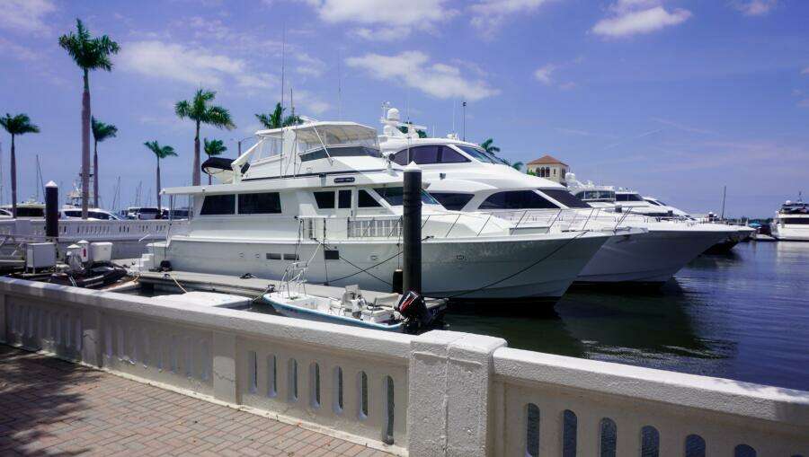 SUNSET GRILLE 62ft Hatteras Yacht For Sale