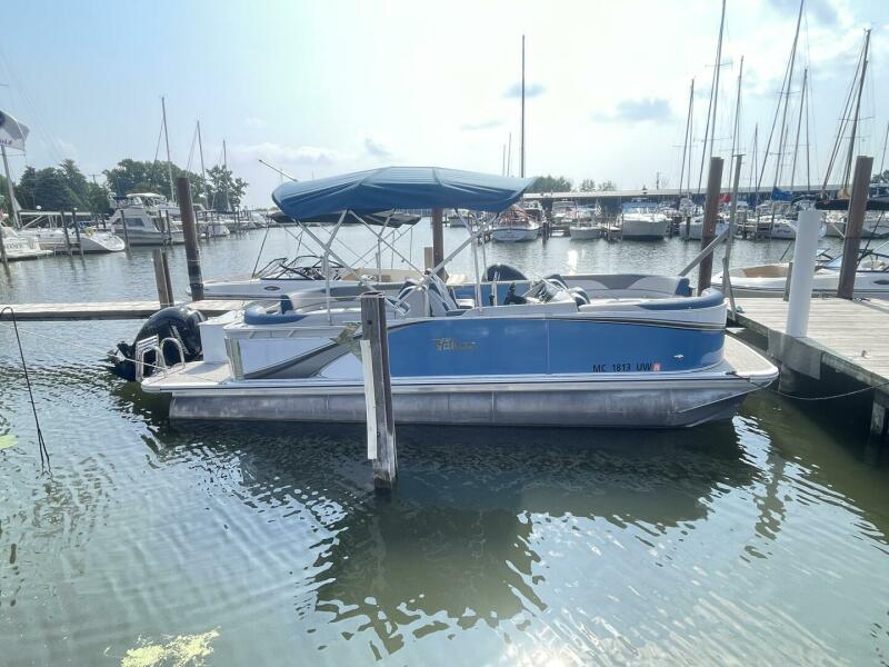 2023 Tahoe Pontoon LTZ 2385 Quad Lounger