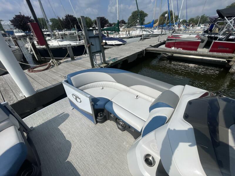 2023 Tahoe Pontoon LTZ 2385 Quad Lounger